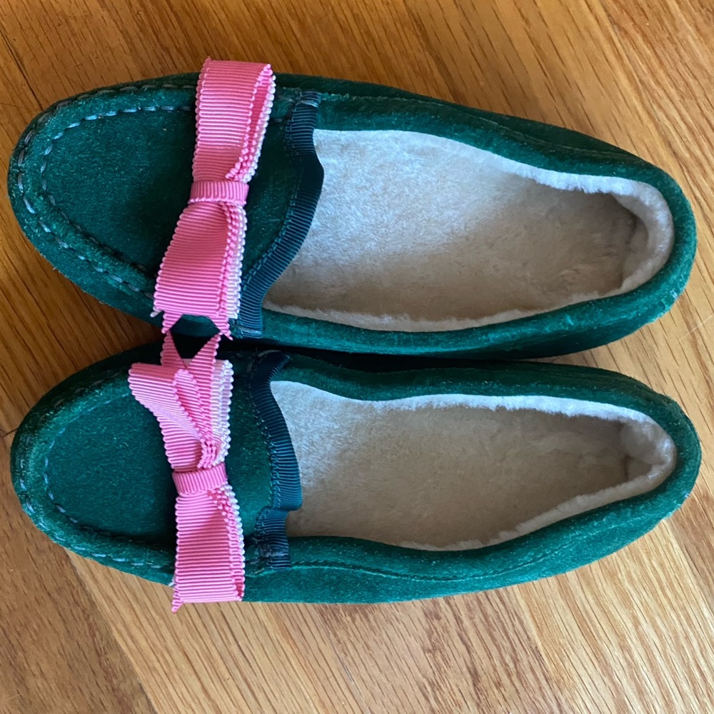Excellent new Cole Haan girls slippers driving moc